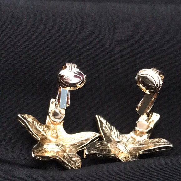 Vintage Sarah Coventry Star Earrings / Starfish, Gold Tone Earrings, Clip-ons - Picture 5 of 10